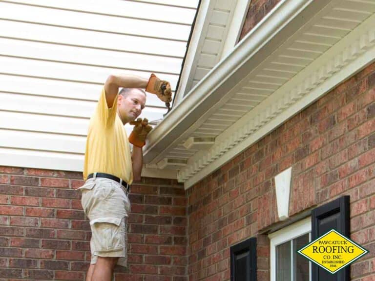 Basic Tips to Note Before Hiring a Pro to Clean Your Gutters