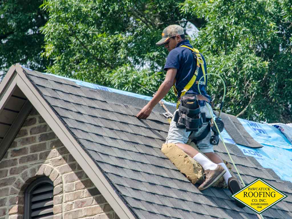 How to Hire the Best Roofer for Your Roofing Needs