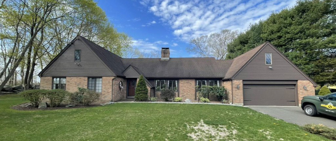 A finished new roof in Guilford, CT by Pawcatuck Roofing Company